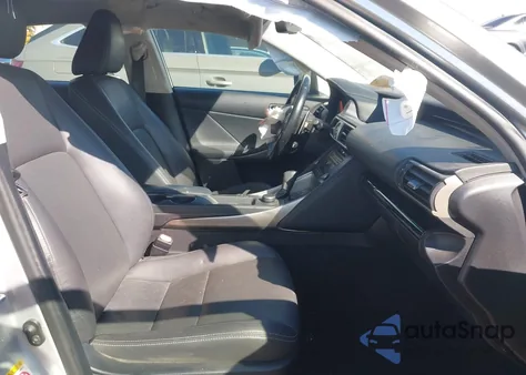 2017 Lexus Is 300 из США, поврежденный, VIN JTHCM1D25H5015528